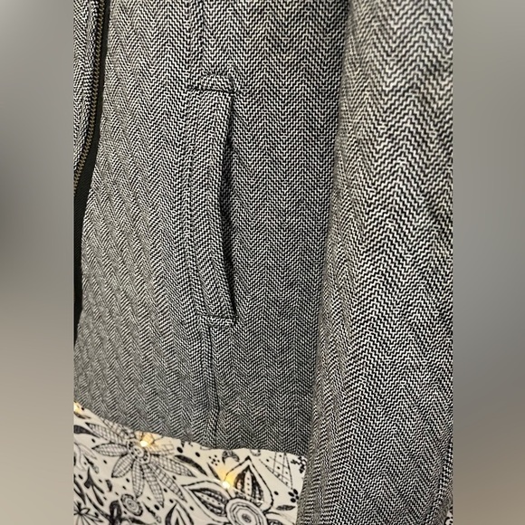 Cabi 100% cotton grey herringbone quilted moto fall jacket - Picture 7 of 11